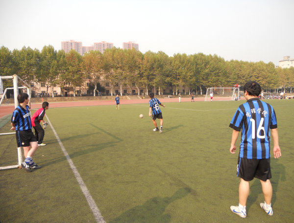 校足球联赛第二场304永利集团官网入口研究生队获胜1.jpg